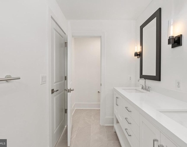 9207 Forkleaf Oak Dr - Photo Thumbnail 35