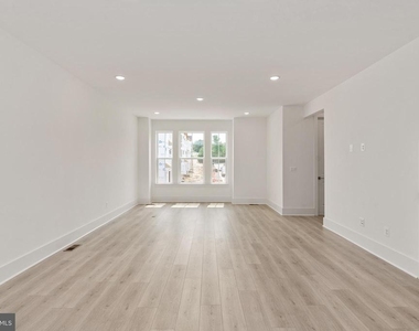 9207 Forkleaf Oak Dr - Photo Thumbnail 22
