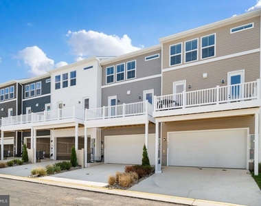 9207 Forkleaf Oak Dr - Photo Thumbnail 45