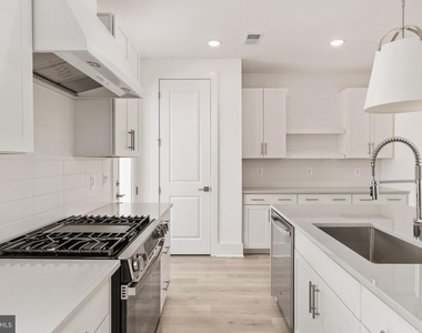 9207 Forkleaf Oak Dr - Photo Thumbnail 18