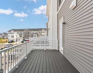 9207 Forkleaf Oak Dr - Photo Thumbnail 20