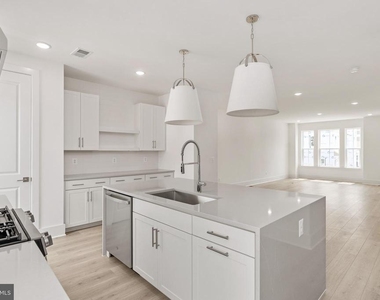 9207 Forkleaf Oak Dr - Photo Thumbnail 19