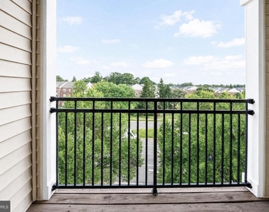 12901 Centre Park Circle - Photo Thumbnail 7
