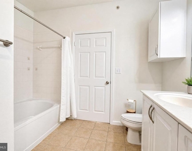 12901 Centre Park Circle - Photo Thumbnail 15