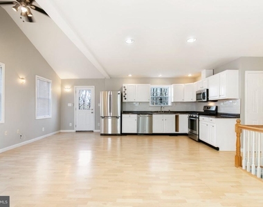 6341 Dogwood Place - Photo Thumbnail 9