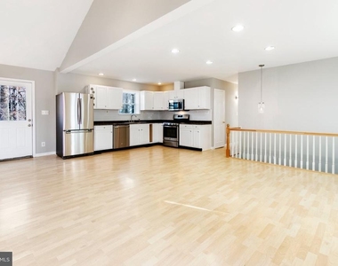 6341 Dogwood Place - Photo Thumbnail 8