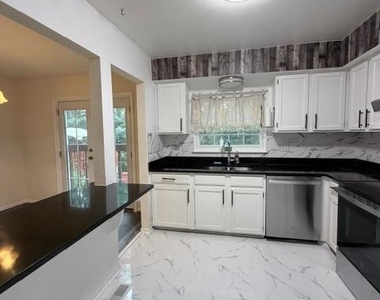 14934 Lady Madonna Court - Photo Thumbnail 9
