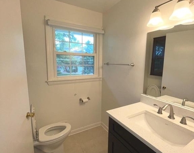 6933 Tyndale Street - Photo Thumbnail 17