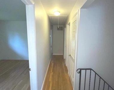 6933 Tyndale Street - Photo Thumbnail 9