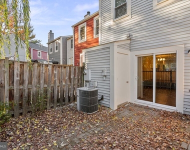 2110 Whisperwood Glen Lane - Photo Thumbnail 23