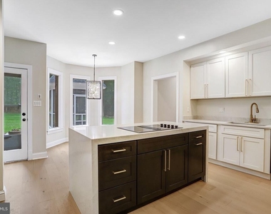 11109 Elmview Place - Photo Thumbnail 9