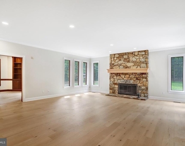 11109 Elmview Place - Photo Thumbnail 12