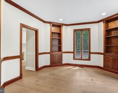 11109 Elmview Place - Photo Thumbnail 14