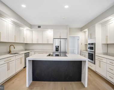 11109 Elmview Place - Photo Thumbnail 7