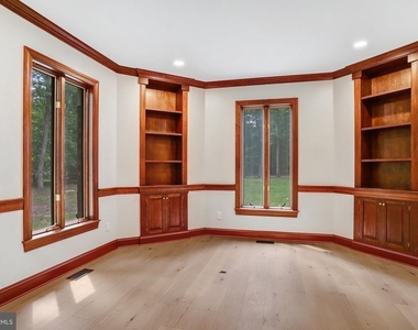 11109 Elmview Place - Photo Thumbnail 13