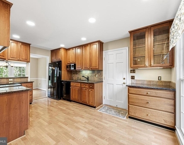 1432 Filene Court - Photo Thumbnail 8