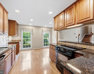 1432 Filene Court - Photo Thumbnail 12
