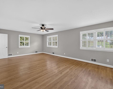 6443 Walters Woods Drive - Photo Thumbnail 36