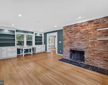 6443 Walters Woods Drive - Photo Thumbnail 17