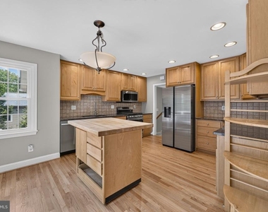 6443 Walters Woods Drive - Photo Thumbnail 21