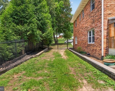 6443 Walters Woods Drive - Photo Thumbnail 66