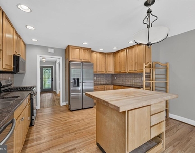 6443 Walters Woods Drive - Photo Thumbnail 22