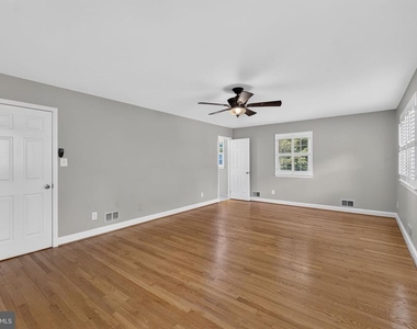 6443 Walters Woods Drive - Photo Thumbnail 37