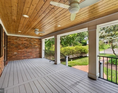 6443 Walters Woods Drive - Photo Thumbnail 5