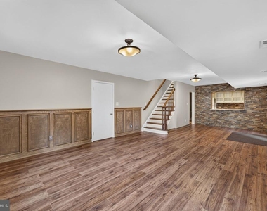 6443 Walters Woods Drive - Photo Thumbnail 43