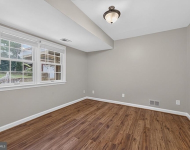 6443 Walters Woods Drive - Photo Thumbnail 51