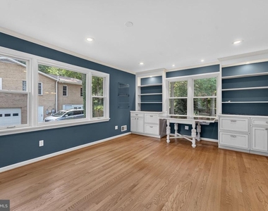 6443 Walters Woods Drive - Photo Thumbnail 19