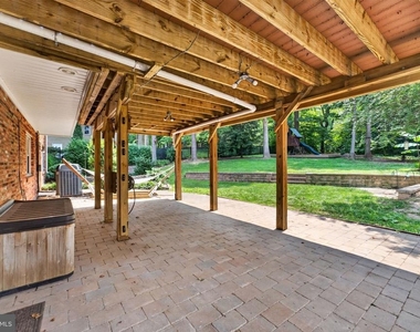 6443 Walters Woods Drive - Photo Thumbnail 64