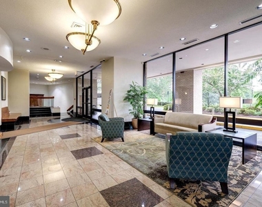 203 Yoakum Parkway - Photo Thumbnail 2