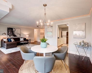 203 Yoakum Parkway - Photo Thumbnail 22
