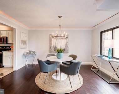 203 Yoakum Parkway - Photo Thumbnail 19