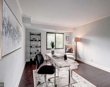 203 Yoakum Parkway - Photo Thumbnail 7