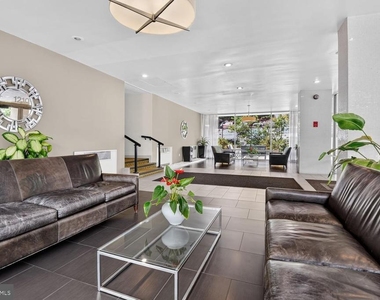 1210 N Taft Street - Photo Thumbnail 11