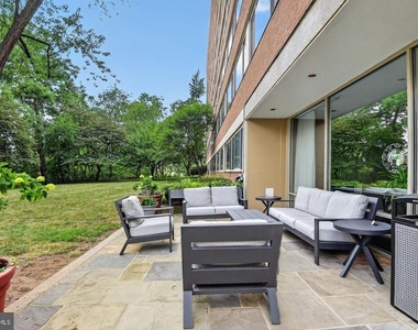 1210 N Taft Street - Photo Thumbnail 14