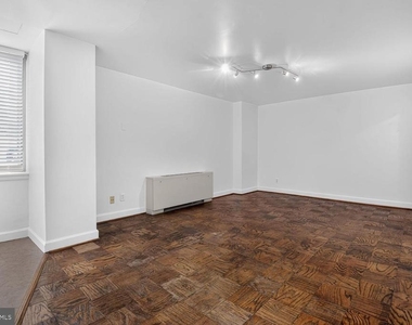 1210 N Taft Street - Photo Thumbnail 6