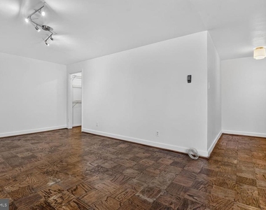 1210 N Taft Street - Photo Thumbnail 7