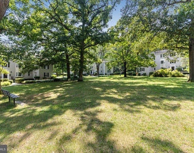 702 S Arlington Mill Drive - Photo Thumbnail 24