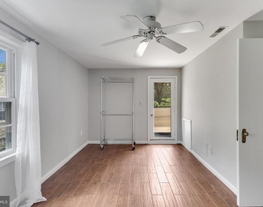 702 S Arlington Mill Drive - Photo Thumbnail 13