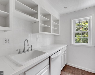 702 S Arlington Mill Drive - Photo Thumbnail 10