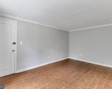 702 S Arlington Mill Drive - Photo Thumbnail 2