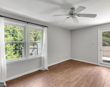 702 S Arlington Mill Drive - Photo Thumbnail 12