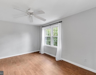 702 S Arlington Mill Drive - Photo Thumbnail 11