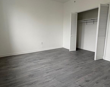 1733 W Erie Avenue - Photo Thumbnail 12