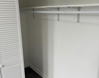 1733 W Erie Avenue - Photo Thumbnail 10