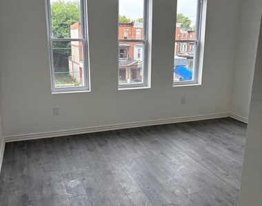 1733 W Erie Avenue - Photo Thumbnail 9