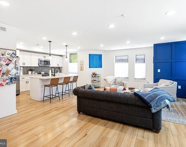 1206 N Orianna Street - Photo Thumbnail 4